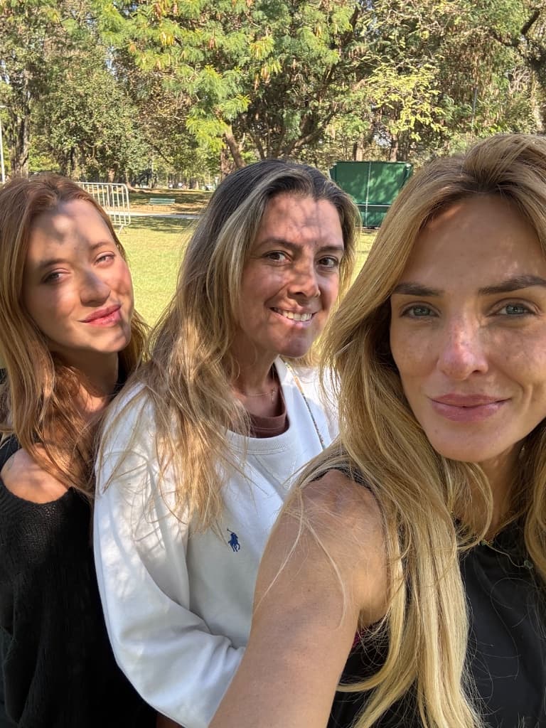 Gabriella, Beta e Aline — fundadoras da True Connection